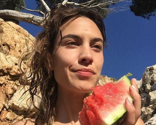 英国娱乐圈吃瓜,揭秘明星们的甜蜜与苦涩